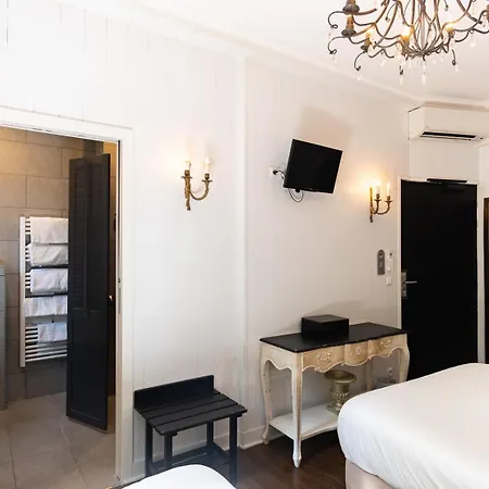 Hotel De L'Avre-2